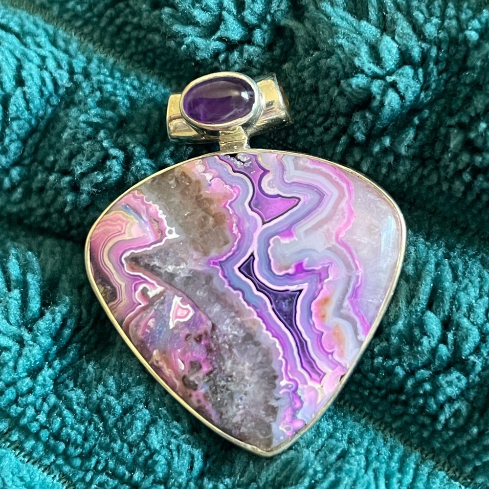 Purple dyed laguna lace agate sterling silver pendant